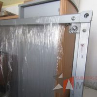 Lote 009 - Base cuadrada metálica para mesa sin patas - Imagen 3