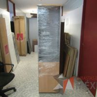 Lote 013 - Gabinete alto 1 puerta en la parte inferior y en la parte superior, espacio para 2 entrepaños - Imagen 2