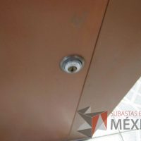 Lote 023 - Mueble de madera con 35 compartimientos pequeños con chapa y 2 ranuras superiores - Imagen 6
