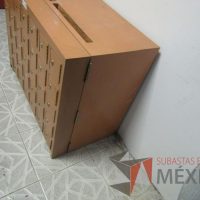 Lote 023 - Mueble de madera con 35 compartimientos pequeños con chapa y 2 ranuras superiores - Imagen 7