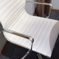 Lote 276 - 4 Sillas secretariales color blanco