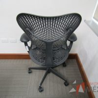 Lote 028 - Silla Herman Miller Mirra - Imagen 5