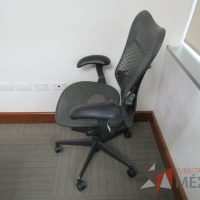 Lote 028 - Silla Herman Miller Mirra - Imagen 6