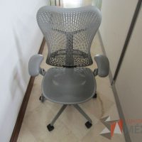Lote 025 - Silla Herman Miller Mirra