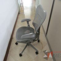 Lote 025 - Silla Herman Miller Mirra - Imagen 6