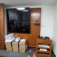 Lote 012 - Mueble de pared para tv de madera, EMPOTRADO