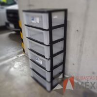 Lote 016 - Mueble de plástico con 6 cajones
