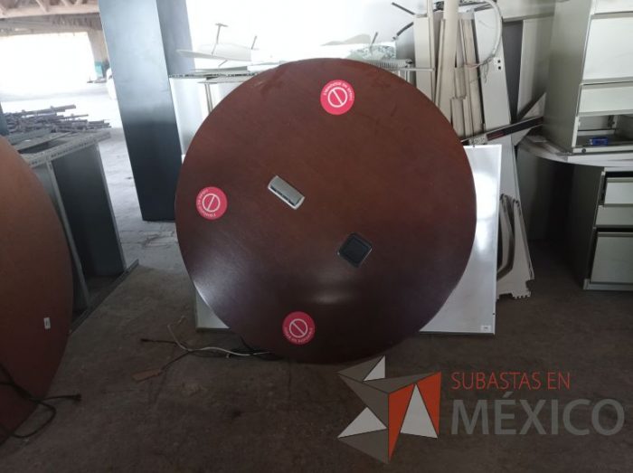 Lote 007 - Mesa de trabajo circular