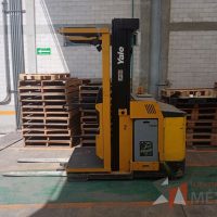 Lote 001- Montacargas Eléctrico Yale, 1,360 kg con Batería y Cargador, Modelo OS030BFN24TE095