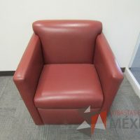 Lote 022 - Sillón de 1 plaza tipo piel color café