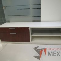 Lote 004 - Credenza color blanco Herman Miller