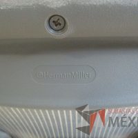 Lote 009 - Silla operativa Herman Miller modelo Aeron - Imagen 2