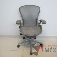 Lote 009 - Silla operativa Herman Miller modelo Aeron - Imagen 3