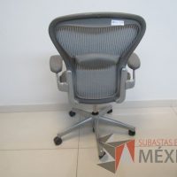 Lote 009 - Silla operativa Herman Miller modelo Aeron - Imagen 9