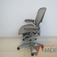 Lote 009 - Silla operativa Herman Miller modelo Aeron - Imagen 10