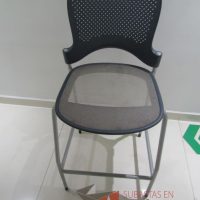 Lote 013 - 2 Sillas altas Herman Miller - Imagen 4