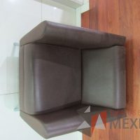 Lote 020 - Sillón de 1 plaza, tipo piel color café - Imagen 10