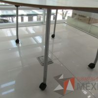 Lote 022 - Mesa de trabajo con ruedas - Imagen 8