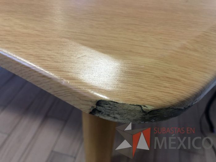 Lote 008 - Mesa de trabajo con 4 patas - Imagen 14