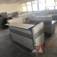 Lote 022 - Estación de trabajo para 5 personas con 8 archiveros de pedestal - Imagen 3