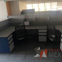 Lote 024 - Estación de trabajo para 12 persona con 15 archiveros de pedestal - Imagen 7