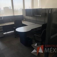 Lote 002 - Estación de trabajo gerencial para 2 personas con 2 archiveros de pedestal - Imagen 6