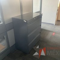 Lote 055 - Archivero horizontal metálico de 3 cajones color gris - Imagen 5