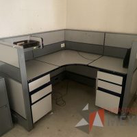 Lote 071 - Estación de trabajo para 1 persona con 3 archiveros de pedestal