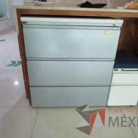 Lote 002 - Archivero metálico horizontal de 3 cajones color gris y cubierta superior color blanco - Imagen 4