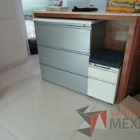 Lote 002 - Archivero metálico horizontal de 3 cajones color gris y cubierta superior color blanco - Imagen 8