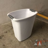Lote 012 - 11 Botes de basura de plástico blanco - Imagen 5