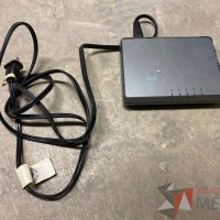 Lote 008 - Switch de 5 puertos