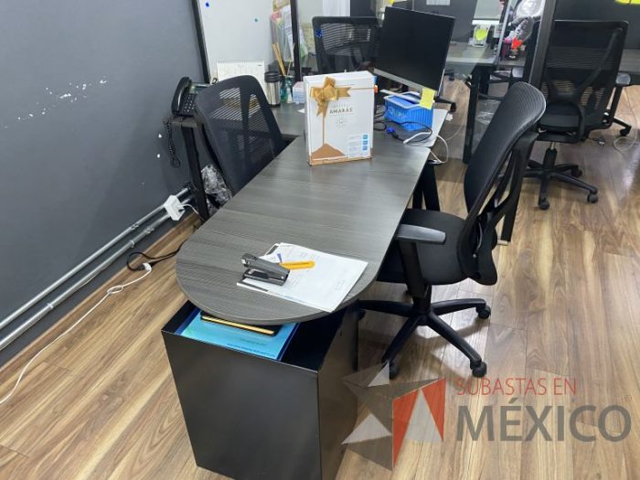 Lote 035 - Escritorio en escuadra - Imagen 2