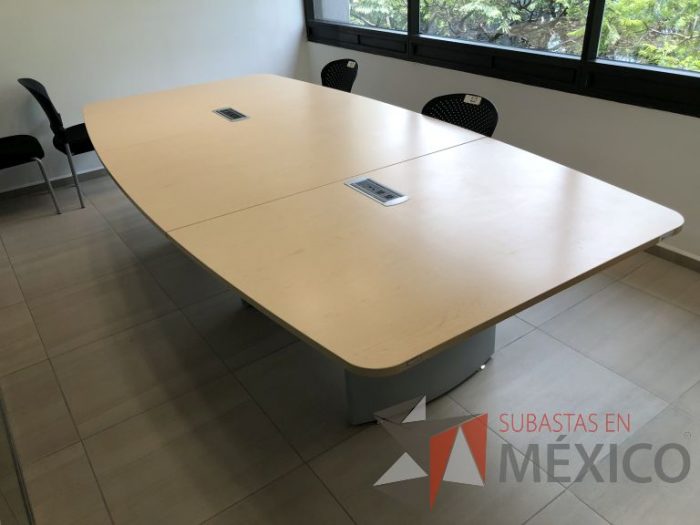 Lote 009 - Mesa de sala de juntas para 10 personas - Imagen 15