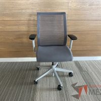 Lote 039 - Silla operativa con ruedas