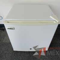 Lote 219 - Frigobar color blanco