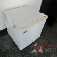 Lote 219 - Frigobar color blanco - Imagen 3