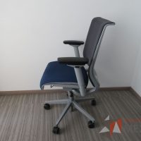 Lote 028 - Silla Think - Imagen 5