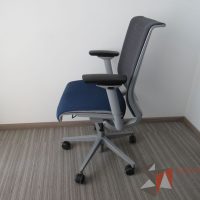 Lote 028 - Silla Think - Imagen 6