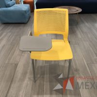 Lote 024 - Silla fija color amarillo con paleta - Imagen 6