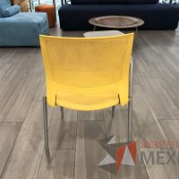 Lote 024 - Silla fija color amarillo con paleta - Imagen 3
