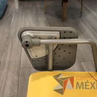 Lote 024 - Silla fija color amarillo con paleta - Imagen 11