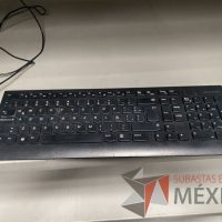 Lote 023 - 1278 Teclados de diferentes modelos