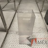 Lote 027 - Lote de mesas, pizarrones, escritorios y cestos de basura - Imagen 22