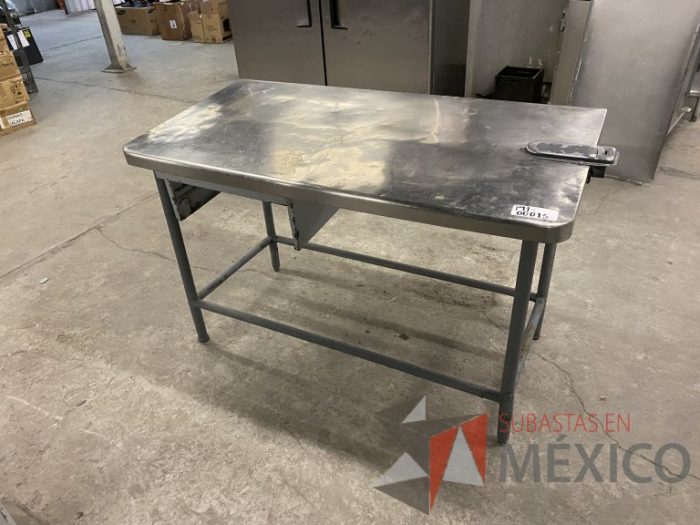 Lote 037 - Mesa de trabajo con cubierta de acero inoxidable y base metálica - Imagen 5