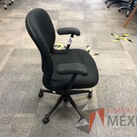 Lote 008 - Silla ejecutiva con ruedas - Imagen 3