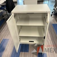 Lote 030 - Gabinete vertical de 2 puertas y 2 entrepaños color blanco - Imagen 6
