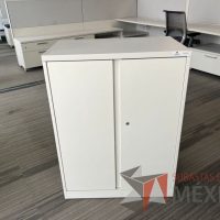 Lote 006 - 2 Gabinetes metálicos con 2 puertas color blanco  - Imagen 2