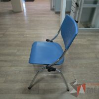 Lote 013 - 2 Silla fijas, asientos y respaldo en plástico color azul - Imagen 12