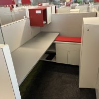 Lote 015 - Estación de trabajo para 2 personas, incluye 2 Credenzas, 2 Gabinetes Verticales y  Gavetas - Haworth - Imagen 3